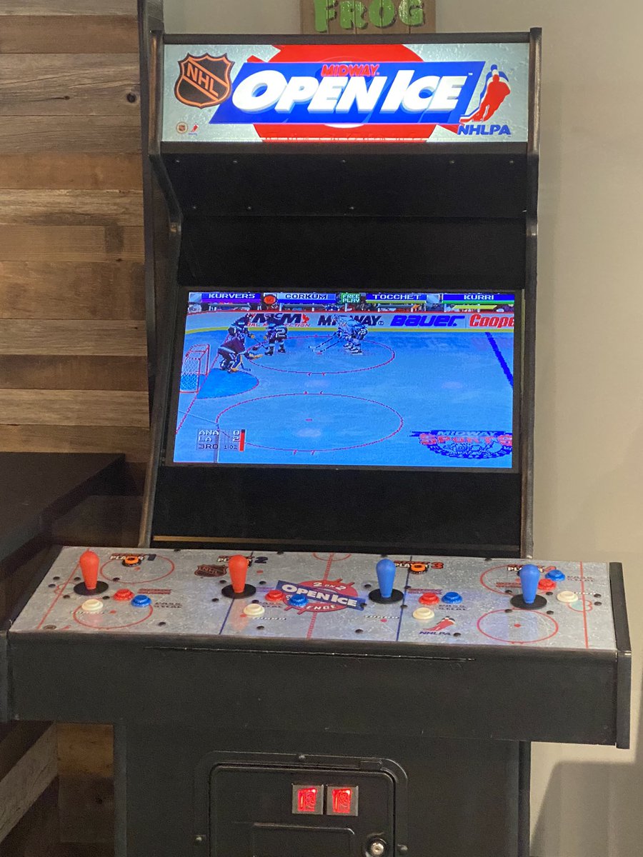 FroggersCards's tweet photo. It
Has
Finally
Arrived
🏒🏒🥅🥅

#legendarygame 

👇🏻👇🏻👇🏻 https://t.co/qzEbuHgMkl