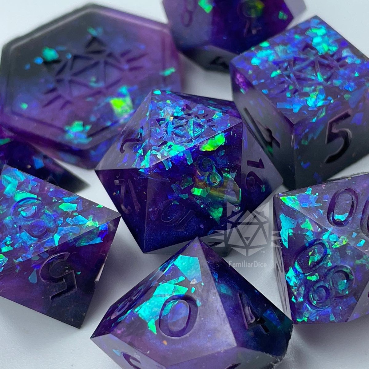 familiar_dice's tweet photo. Just pulled this set! Whatcha think? Ink suggestions? #familiardice #inkthis #dungeonsanddragons5e #handmade #dice #ttrpg https://t.co/qE0sEgYKlt