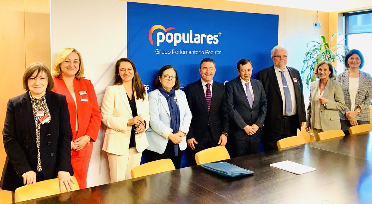 <a href="/PlataformaFyD/">Plataforma Familia y Derecho</a> nos presenta una propuesta para dotar de contenido a los futuros juzgados especializados de família, infáncia y capacidad. Valiosas aportaciones para lograr una justícia eficiente y atender a las situaciones más vulnerables con la atención que merecen. #gracias