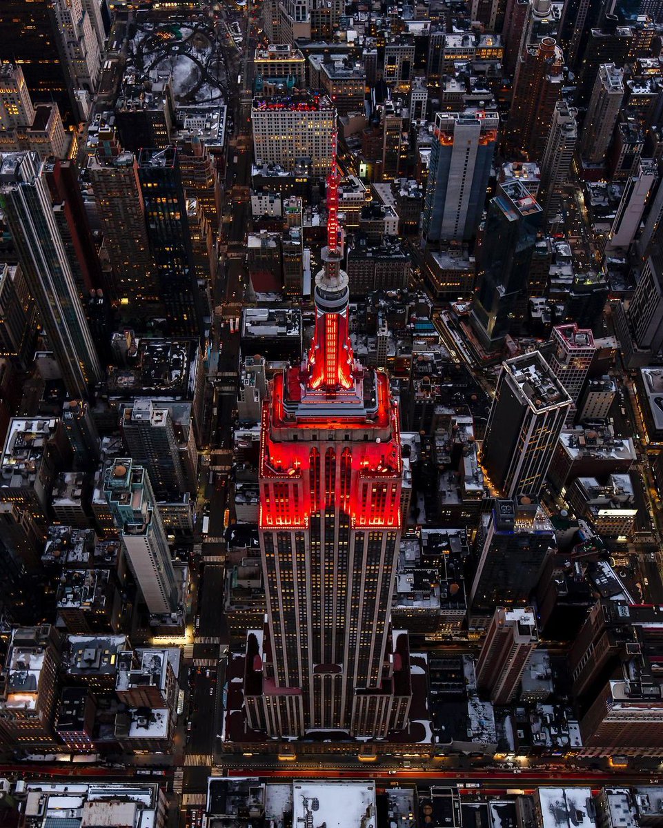 Empire State Building (@empirestatebldg) on Twitter photo Tonight, we shine red in honor of tomorrow’s <a href="/RedNoseDayUSA/">Red Nose Day USA</a> to end child poverty.
📷: captiv_8/IG #ESBright Tonight, we shine red in honor of tomorrow’s <a href="/RedNoseDayUSA/">Red Nose Day USA</a> to end child poverty.
📷: captiv_8/IG #ESBright