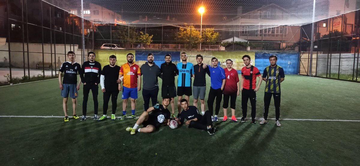 ak_elmadag's tweet photo. Gençlik Kolları Başkanımız ve yönetim kurulu üyelerimiz ile birlikte halı sahada buluştuk, kazanan dostluk ve kardeşlik oldu.
@eyuptekiner29 
@efedemirhann
@fthsahiner 
@ejderbalaa 
@06cihatyldz https://t.co/iNsubqc8yf