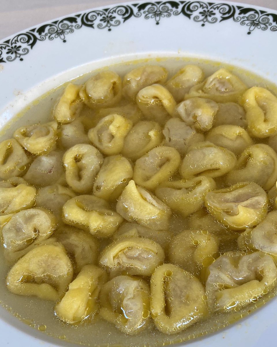 fatinabionda's tweet photo. @RobertoRedSox @TortellinoTour @anna_ex_belva Fatto oggi, a pranzo 🔥 https://t.co/ypo8pFC6bq