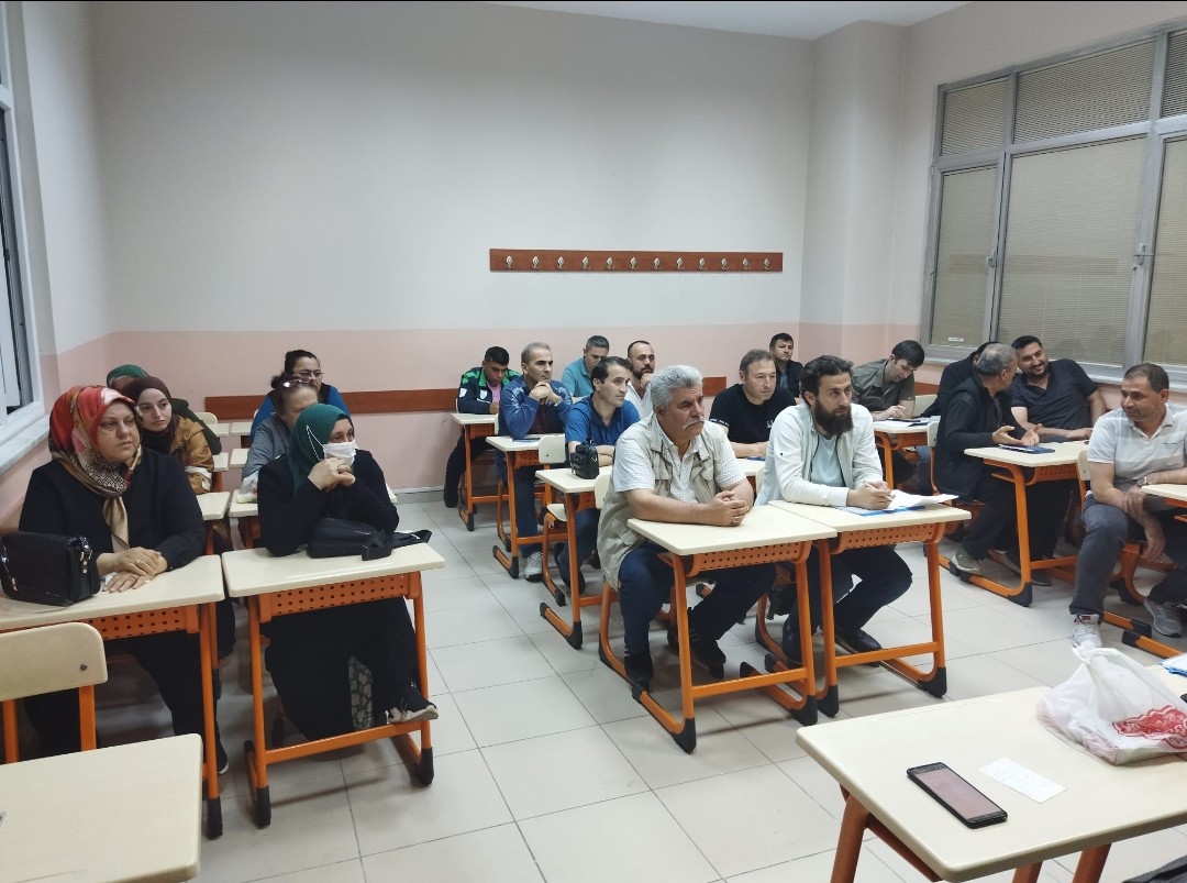 Ak parti Bağcılar Kemalpaşa Mahallesi haftalık olağan toplantımızı gerçekleştirdik hayırlara vesile olsun İnşallah <a href="/osmannnurika/">Osman Nuri Kabaktepe</a> <a href="/rustemtuysuz/">Rüstem Tüysüz</a> @ozdmrabdllh <a href="/avyussah/">Av.Yusuf Şahin🇹🇷</a> <a href="/ACebbarHOROZ/">Abdulcebbar HOROZ</a> <a href="/kemalyigit3460/">kemal yiğit</a> <a href="/yerlikaya_yasar/">yaşar yerlikaya</a> <a href="/BasalanNuray/">Nuray BAŞALAN</a> <a href="/MuammerTorun6/">Muammer Torun</a>