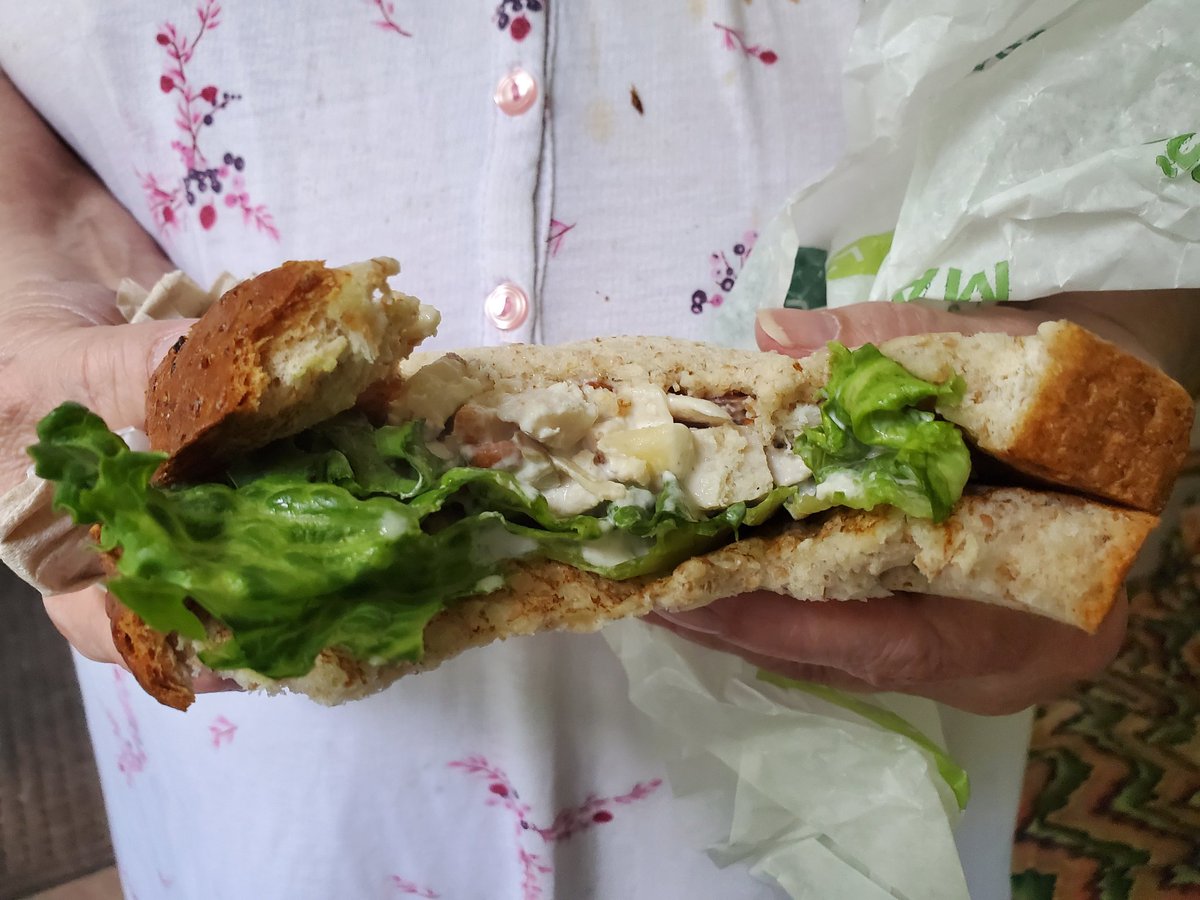 LeikaRobison's tweet image. Yo @Arbys my Mom says thanks for the lettuce sandwich with a dollop of chicken salad in the middle. She loves her some Arby's rubens but this was just sad. #Florida #jipped #really?