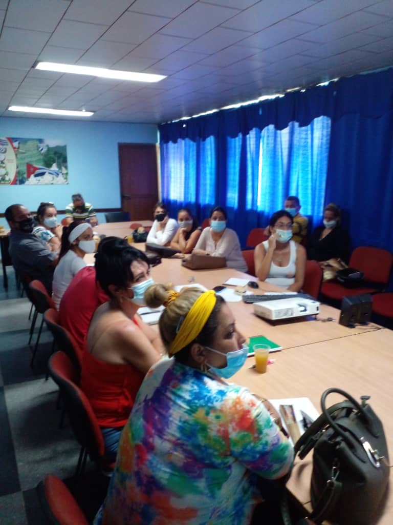 Esta mañana participé en un encuentro con #JóvenesTransportistas, algunos integrantes de la reserva de cuadro del Grupo y sus Empresas Asociadas.
Siempre es gratificante intercambiar con ellos, renuevas tus ideas, te inundan con su energía, empuje y ganas de hacer.