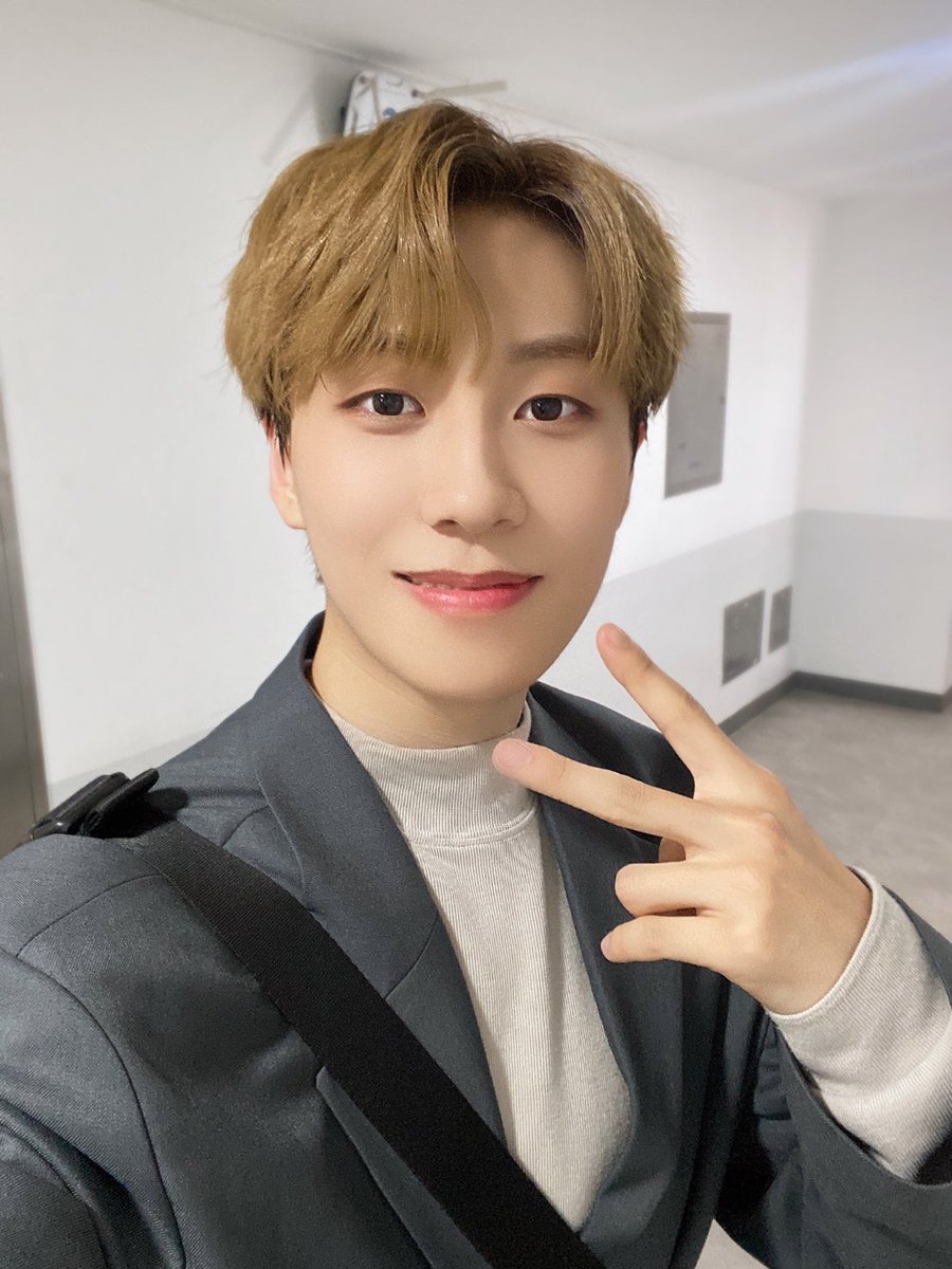BLANK2Y_PERU's tweet photo. @BLANK2Y_Member | TWITTER | 25.05.2022

K2YWE, ¡encontrémonos nuevamente mañana!
Te amo 💕💕

#BLANK2Y #블랭키
#U #유
#Thumbs_Up

Cr.  @BLANK2Y_twt @BLANK2Y_PERU https://t.co/ThzFvIloFi