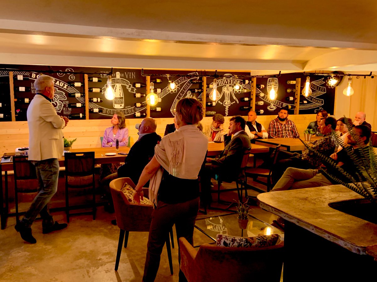 BrouardFred's tweet image. Journée à @stpalaissurmer pour les premières présentations de notre future résidence @senioriales à nos clients et nos partenaires. 
Un accueil incroyable, notamment de la part de nos -déjà- résidents de Médis (et accessoirement 1ers réservataires de St Palais) ! #clientcontent