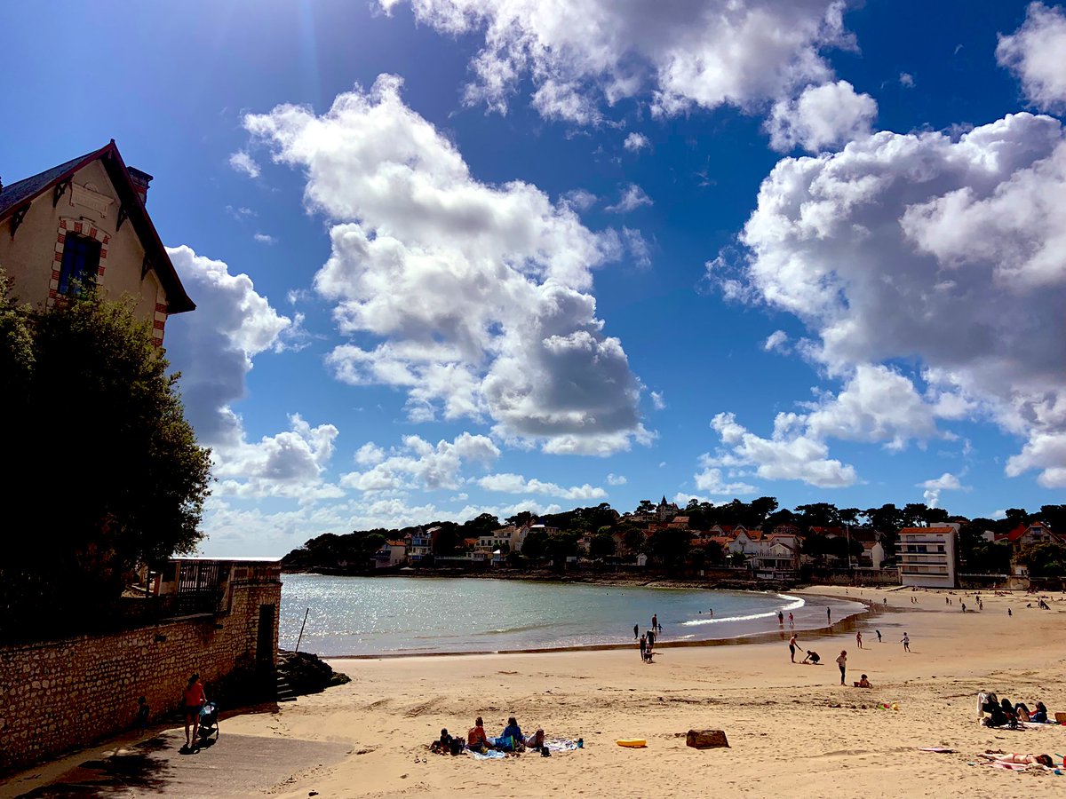 BrouardFred's tweet image. Journée à @stpalaissurmer pour les premières présentations de notre future résidence @senioriales à nos clients et nos partenaires. 
Un accueil incroyable, notamment de la part de nos -déjà- résidents de Médis (et accessoirement 1ers réservataires de St Palais) ! #clientcontent