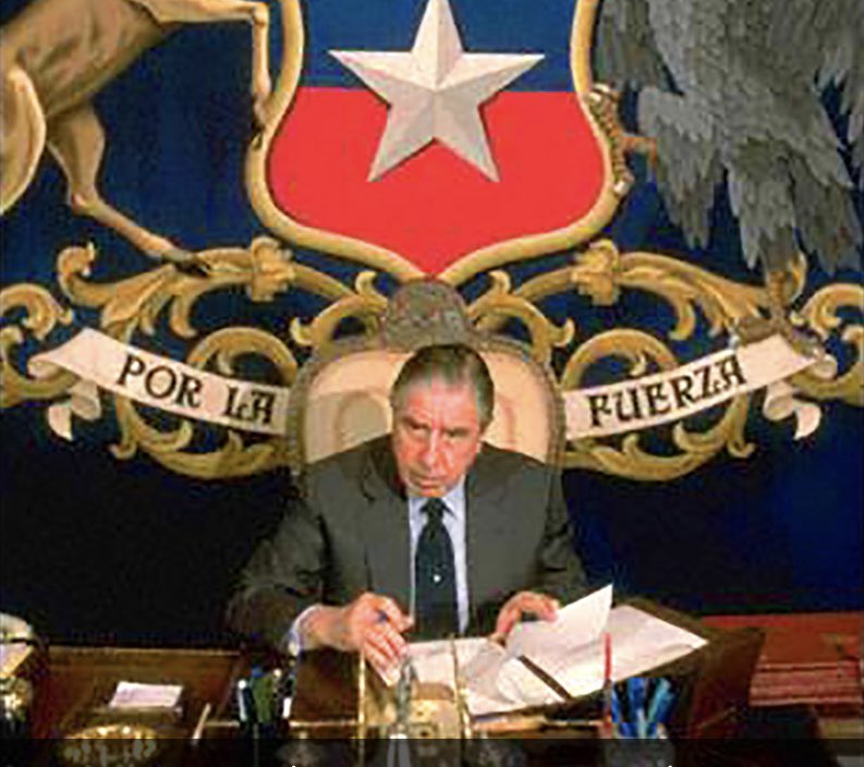 baradit's tweet photo. La Constitución del ‘80 fue diseñada para favorecer a unos pocos que la  impusieron… https://t.co/RifnYb3DGS