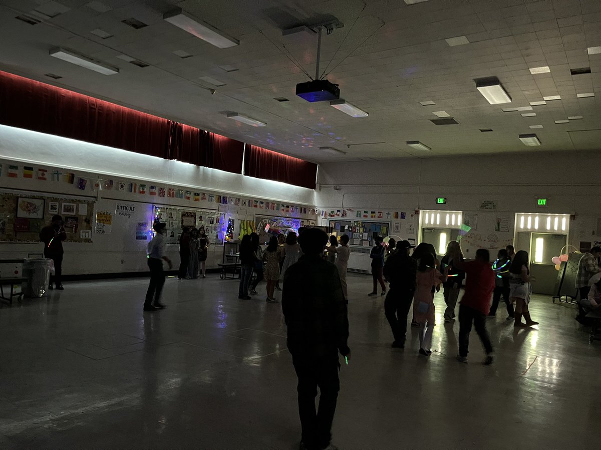 HolbrookPfc's tweet image. #GLOWwiththeFLOW #HOLAMiddleROCKS #HOLAPFC #glow