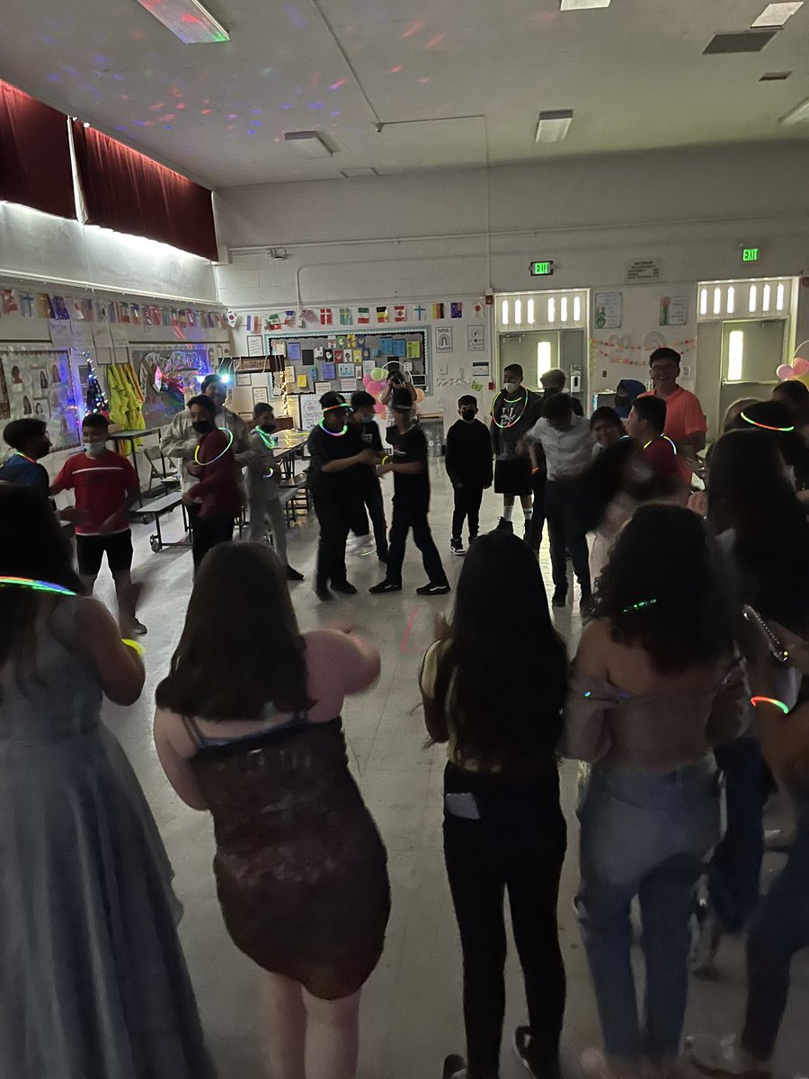 HolbrookPfc's tweet image. #GLOWwiththeFLOW #HOLAMiddleROCKS #HOLAPFC #glow