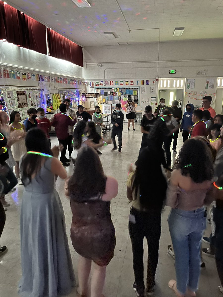 HolbrookPfc's tweet image. #GLOWwiththeFLOW #HOLAMiddleROCKS #HOLAPFC #glow