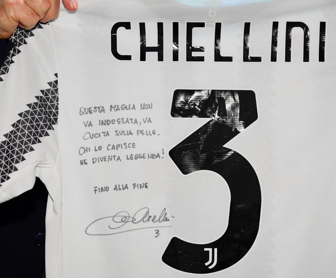 miluna 🤍🖤#iostoconLaJuventus tweet media