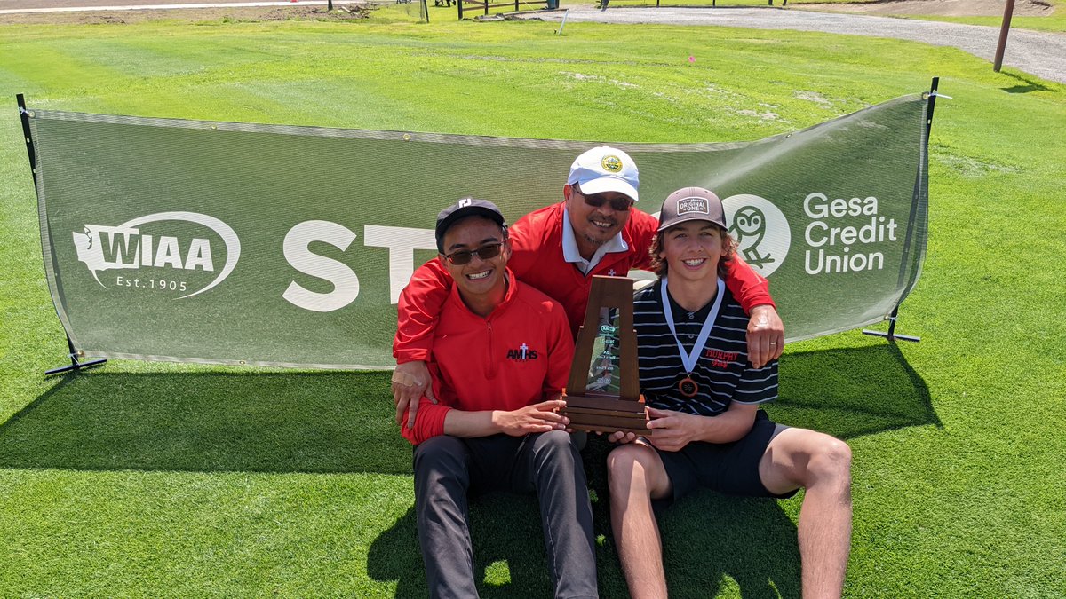 MurphyAthletics's tweet photo. 🏆 They're bringing home some hardware! 🏆
Congrats to our boys golf team for placing 4th overall at the State Golf Tournament! Nick Ennis tied for 4th, Eric Leonen tied for 12th, and Jack Duffy tied for 27th. Way to go, we are so proud of you! #GOCATS 🏌️ https://t.co/QsZyvl1sfe