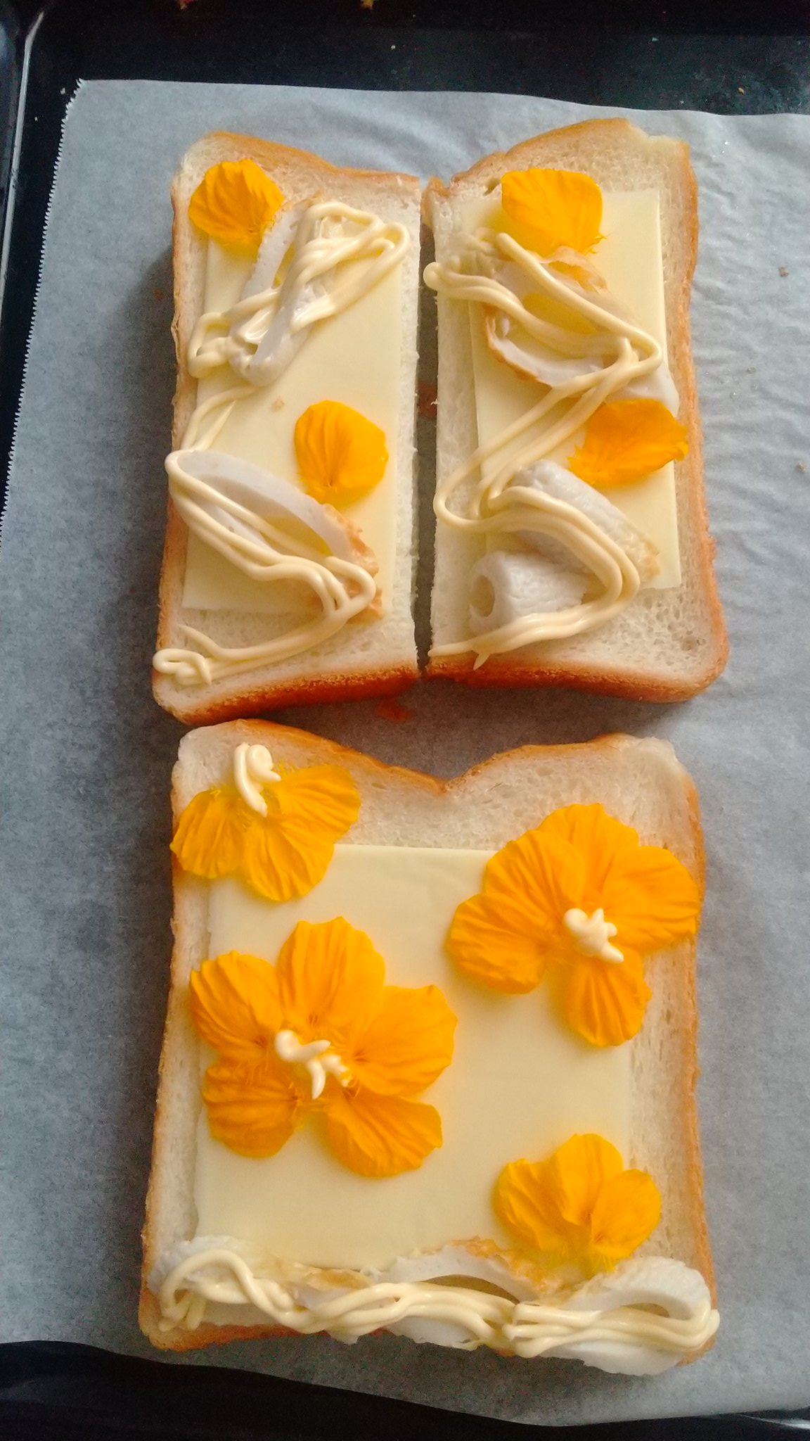 とらまるk おはよう 気分転換 畑の ナスタチウム で お花トースト トースト前 トースト後 T Co Nw2whhl0qb Twitter