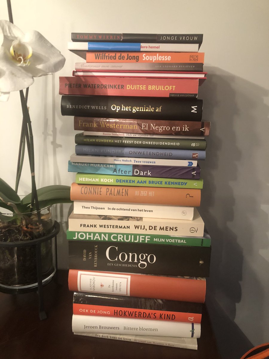 Boekenbeurs Utrecht met boeken per kilo! Eerste gebonden drukken ter vervanging van latere, maar ook uitbreiding van titels <a href="/FrankWesterman9/">@FrankWesterman</a> e.a. Na Revolusi ook erg benieuwd naar Congo <a href="/Davidvanrey/">David Van Reybrouck</a>