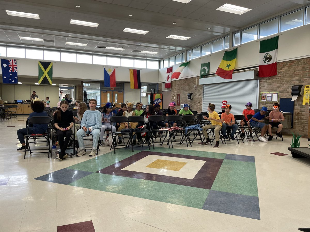 Getting ready for show time! <a href="/Kieselpeeps/">Kiesel Peeps</a> <a href="/PrattClass5/">Mrs. Pratt's Class</a> <a href="/EastHills4_8/">East Hills</a>