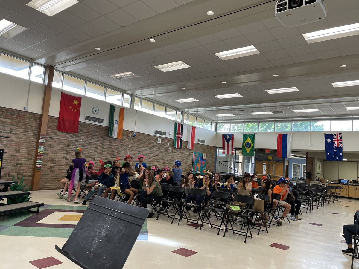 Kieselpeeps's tweet photo. Getting ready for show time! @Kieselpeeps @PrattClass5 @EastHills4_8 https://t.co/9G4plgbqtk
