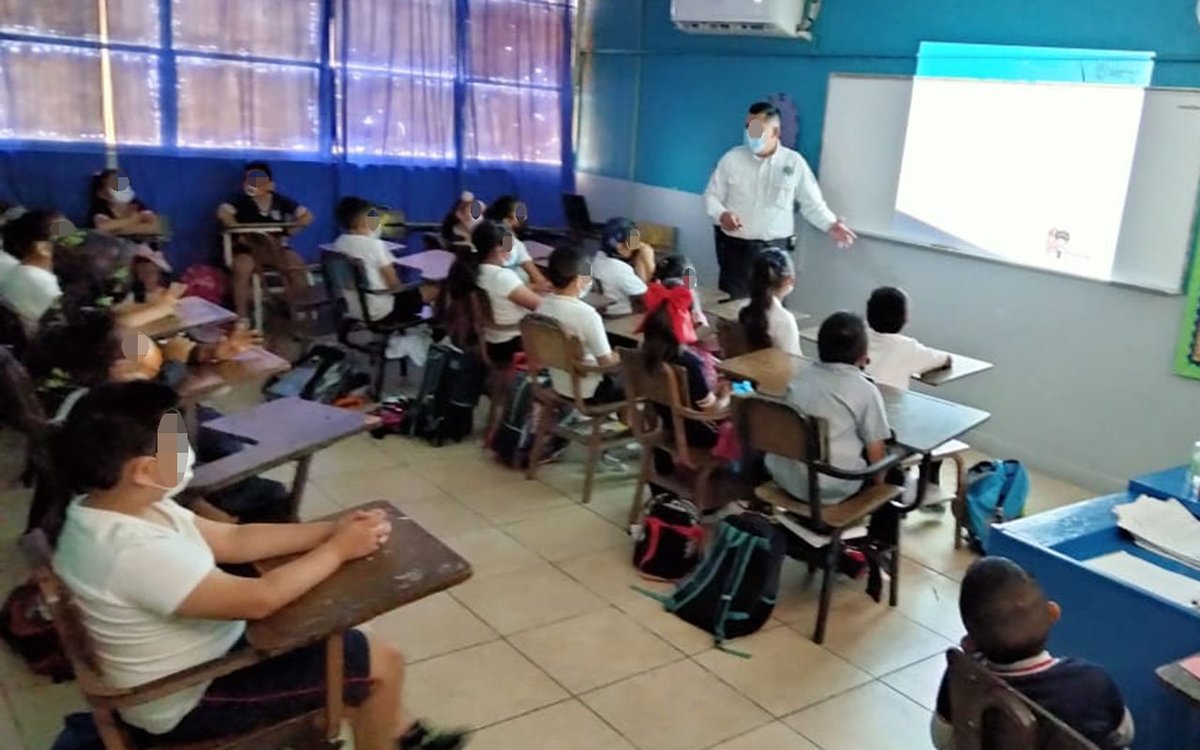 SSP_GobTam's tweet photo. #PolicíaentuEscuela elementos de #PrevencióndelDelito de la #PolicíaEstatal, se reunieron con alumnos de escuelas de nivel primaria del municipio de #Matamoros para platicar sobre #Ciberbullying #Tamaulipas #Contigo #Cerdadeti https://t.co/IAyQYHleWS