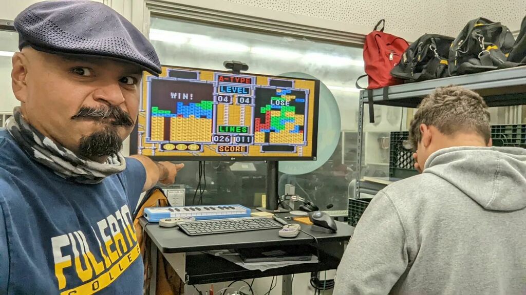 jqnprcsss's tweet photo. Meet "Lil' H".... He thought... 

#tetris #tetrissnes #pwned #easyclap https://t.co/zOrkDpciDJ https://t.co/X1YVf7dIcu