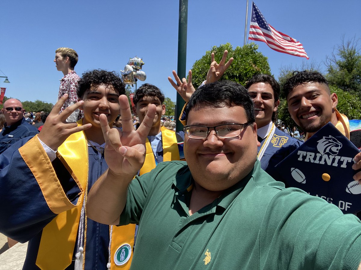 BIG huge Congratulations to <a href="/sTpTigerFB/">Stony Point Football</a> class of 2022. <a href="/morin_lukas/">LukasMorin</a> @jake_chambers0 and <a href="/JadenLeonard5/">Jaden Leonard</a> Thank you for all you done for <a href="/Tankchris1/">Christopher Gonzalez</a> and <a href="/sTpTigerFB/">Stony Point Football</a>. <a href="/JadenLeonard5/">Jaden Leonard</a> all be have myself and Gonzalez family, Thank You for your service. Best of luck on the next Chapter.