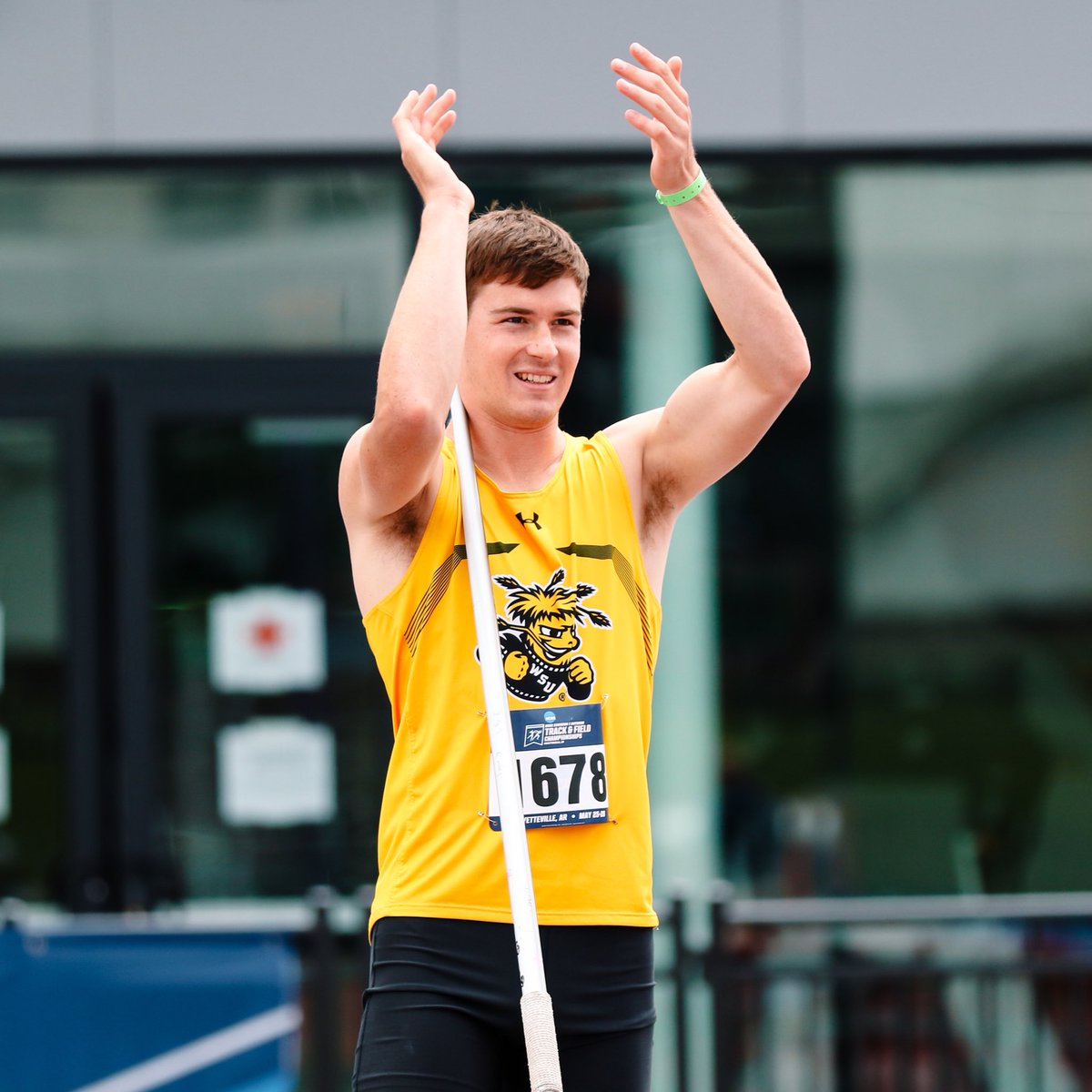GoShockersTFXC's tweet photo. Davis places 26th in the javelin! #watchus 

62.46m/204’11” https://t.co/6wwV4TtvwK