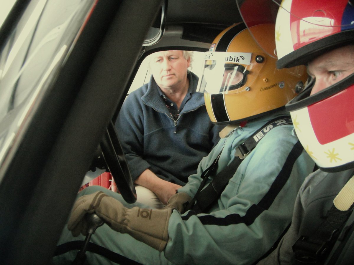 thejamesbeckett's tweet photo. It's now 6 years since Neil left us.
Here is one of my fave pics of us together, strapped in to a Jaguar E Type @BRDCSilverstone, for a few laps around the GP Circuit. @farmertorque looks on.
#NeilCunningham #KingofSlides
@mndassoc #Project #LM24
@24hoursoflemans #Bell https://t.co/bZWt8wGiua