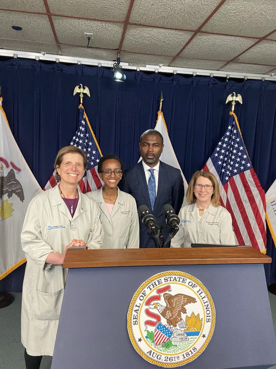 This morning Drs. @karensheehanmd, @samaakemal, and @ERAlpernMD joined IL State Rep. LaShawn Ford (@justice4all44), local community leaders, and Chicago youth in an inspiring news conference discussing the impact of gun violence on children and opportunities for change