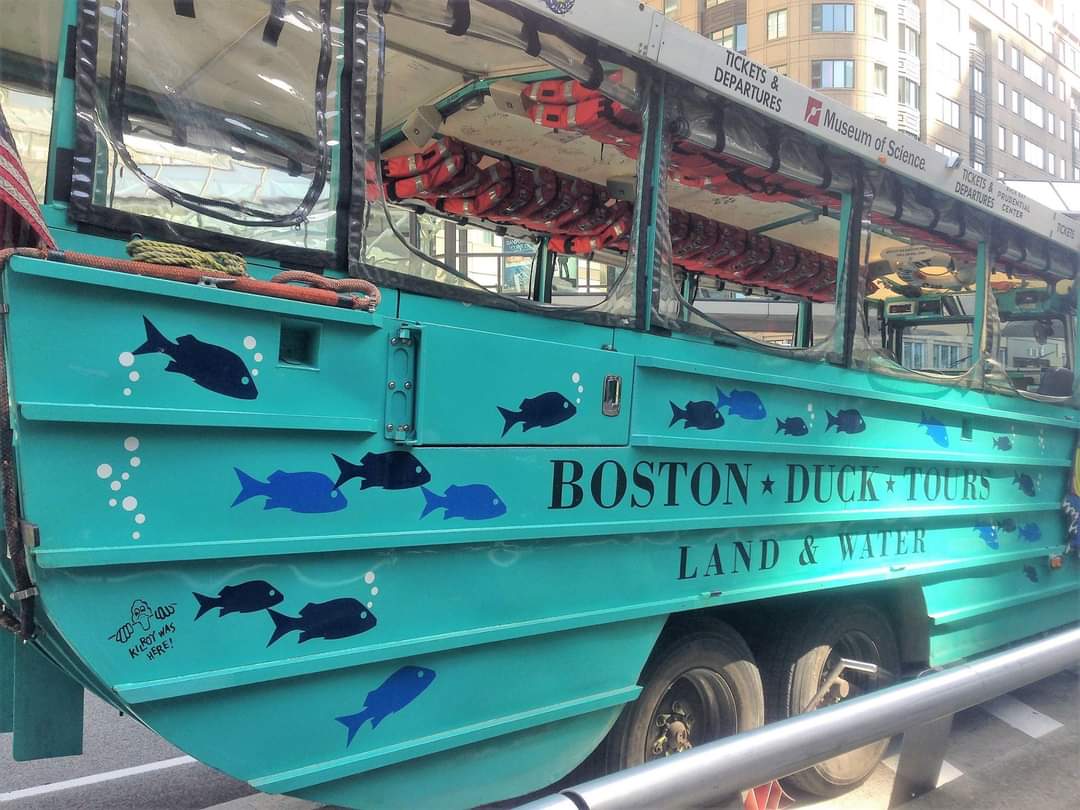 vinatewa_vinay's tweet photo. Good morning folks π»
It's #ThrowbackThursday again!
View from Charles River during Boston Duck tour : 05.17
#goodmorning #travelmemories #tbt #ustrip #travelphotography #bostonducktour #Boston https://t.co/nViojfwiDU