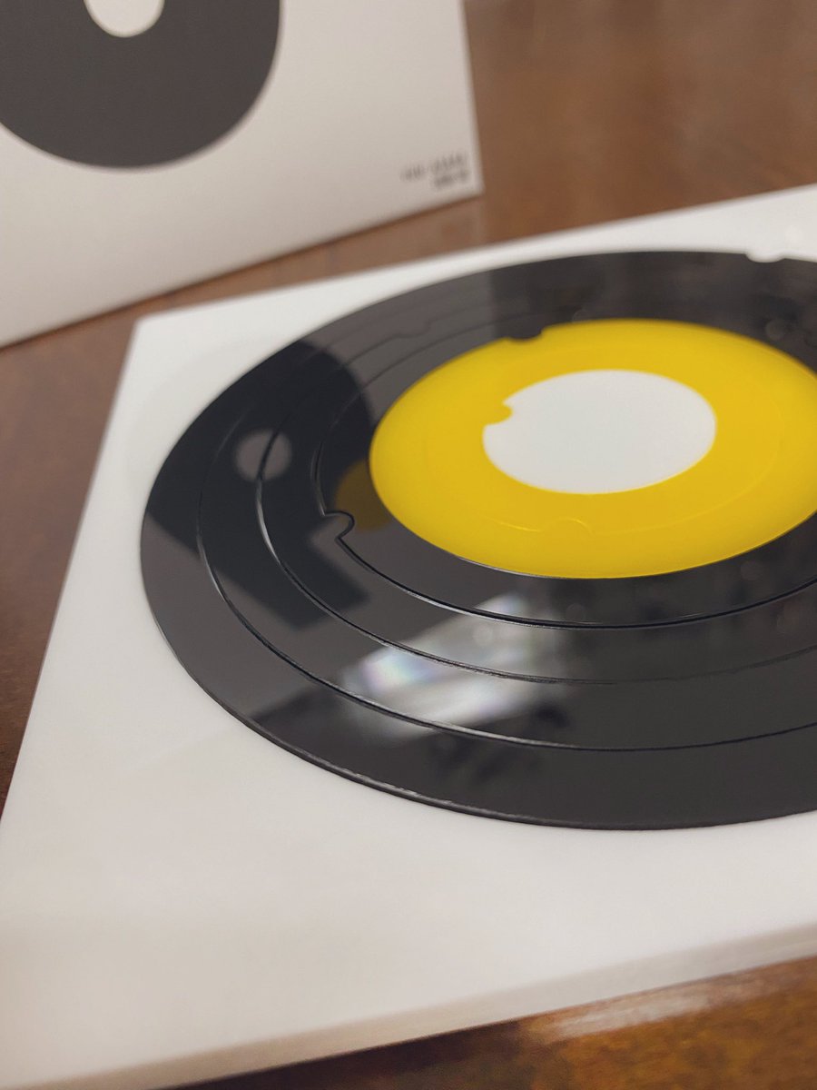 anebane's tweet photo. 浅香遊さんの「RECORD 6」が届きました。wave系やoleoのように意外性はありませんが、birdやjigsaw系のようによく考えられているなぁという印象。はまりそうではまらない感じが難易度1ながら面白い。
完成後の見た目がまさにレコードで、お気に入りです。
#浅香遊
#RECORD6
#パズル
#沼パズル https://t.co/Ra1L0IOeLr