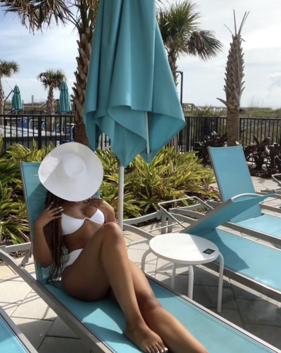 alexisdoee__'s tweet photo. 🤍🌴 https://t.co/IlYWrXsBiT