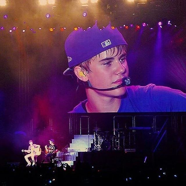 bizzleslust's tweet image. WE REALLY GREW UP WITH JUSTIN BIEBER