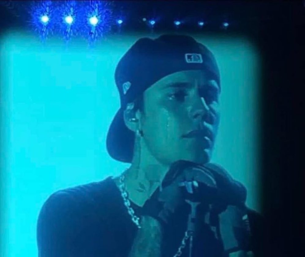 bizzleslust's tweet image. WE REALLY GREW UP WITH JUSTIN BIEBER