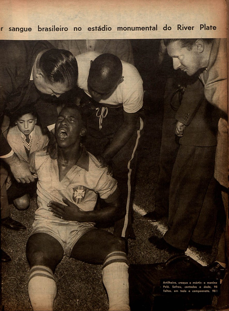 Trachta10's tweet image. Copa América 1959

Brazil received 173 fouls in 6 games

Pelé in 524 minutes played received 98 fouls, and only made 18.

The 56.6% of the total of the team.

16.8 fouls won per 90 minutes