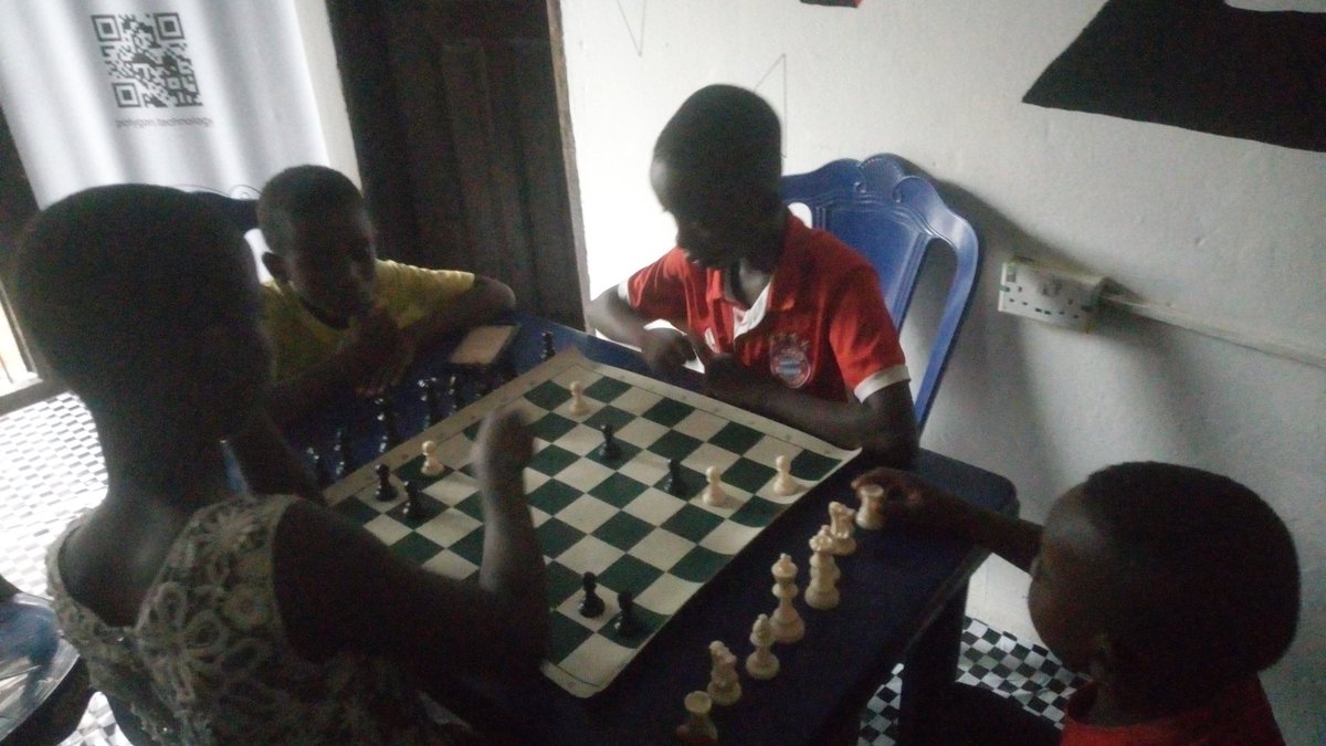 jabu_rejoice's tweet photo. #Chess workshop @WittyFoundation learning the moves as being fun and challenging for them.
The knight as being tricky to learn though.
#ChessableMasters #ChessChamps #ChessCodes https://t.co/bFXETplw2I