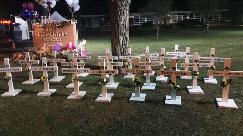 lyssaaaa01's tweet photo. forever in our hearts 👼🏼 

#UvaldeStrong ��️ https://t.co/3oipReqf2Y