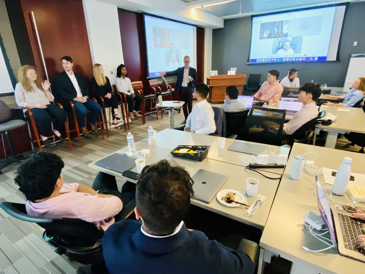 martyhoran144's tweet photo. Our #IBMsales DC hub alumni are the BEST!π Earlier today they shared experiences, career tips, guidance, and much more for our new #IBMInterns at the #IBMInnovationStudio in #WashingtonDC!π #inclusiveIBM #ibm #ibmLife #ibmSalesIntern #internship2022 #IBMClientEngineering https://t.co/qf8skbBPMb