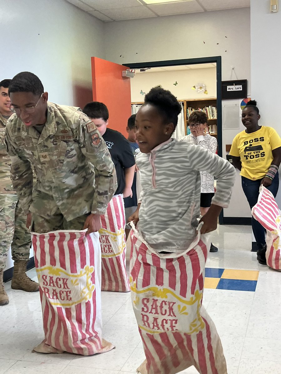mrs_rpaul's tweet photo. Field Day Fun @haynes_nwa @wfisdschools #iamwfisd #growingHaynes #beepbeep much thanks to the airmen for volunteering! https://t.co/wK5DajpMYc