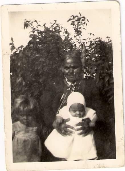 Today is #NationalSorryDay. 
Today I remember my Nan Edith Madeleine Moore (nee: Worrall) the little girl on the left, taken from her family (Bertigan, her Great Grandmother) by a constable on the instructions of A.O.Neville so-called “Protector” of Aborigines in 1919 .   1/