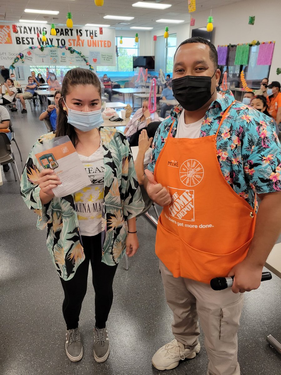 Congratulations AOM <a href="/lizzt91/">Elizabeth Torres</a> and Value Award for "Magic" Mike Castillo and Homers for Anthony and Valarie