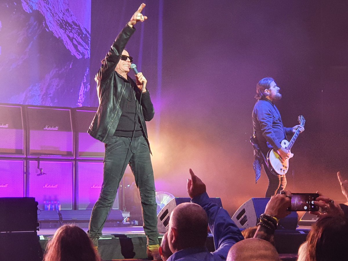 real_prog's tweet image. O2 - The Cult were superb, as was Alice Cooper - Nita Strauss as ever was great.