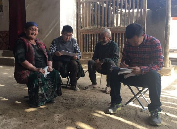 GroseTimothy's tweet photo. Outside "re-education" and detention facilities  Uyghurs are subjected to government "homestays." Maybe (unfortunately) not headline worthy, but as I've been repeating for three years, this program is one of the most invasive. These faces shouldn't be forgotten either. https://t.co/scJcwGPiHQ