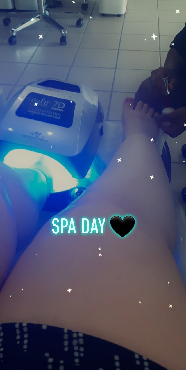 1 pic. New #Mani & #Pedi 🧡 #feet #onlyfanscouple https://t.co/GQ9YXG7CoB