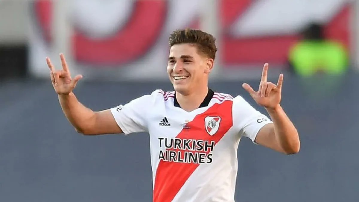 RÉCORD HISTÓRICO - Julián Álvarez IGUALA a Juan Carlos Sánchez y se convierte en el SEGUNDO futbolista en anotar 6 goles en un partido en TODA la historia de la Copa Libertadores.