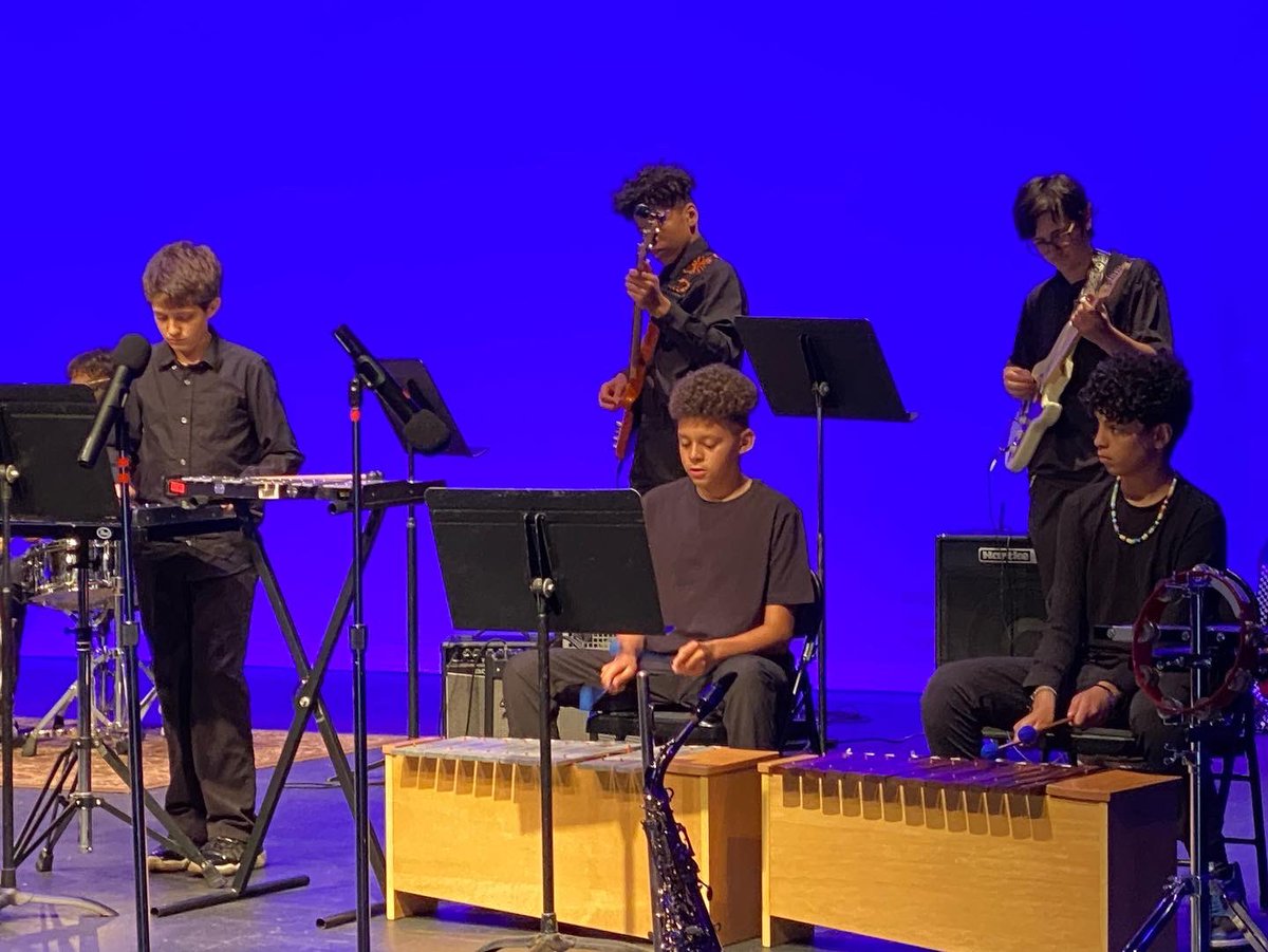 Harvey Middle School tweet media