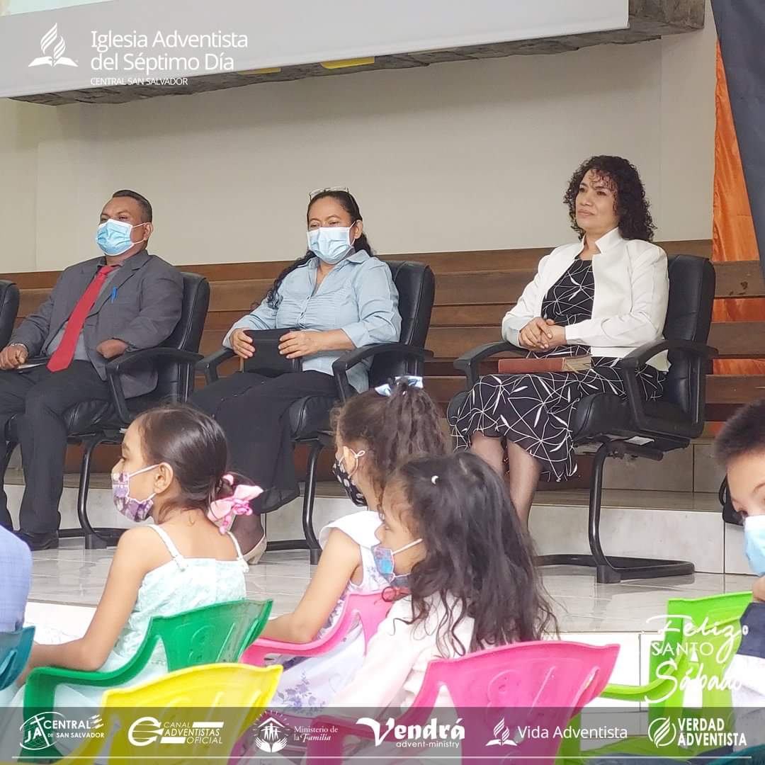 VendraAdvent's tweet photo. ⛪ Familia Adventista Central #SanSalvador 🥰❤🇸🇻
#vendrasv #vendraelsalvador #ElSalvador #CristoVienePronto #FelizSabado #HappySabbath #AdventistasSv #AdventistasDIA #adventista @iasd_centralss https://t.co/isgh0g89EU