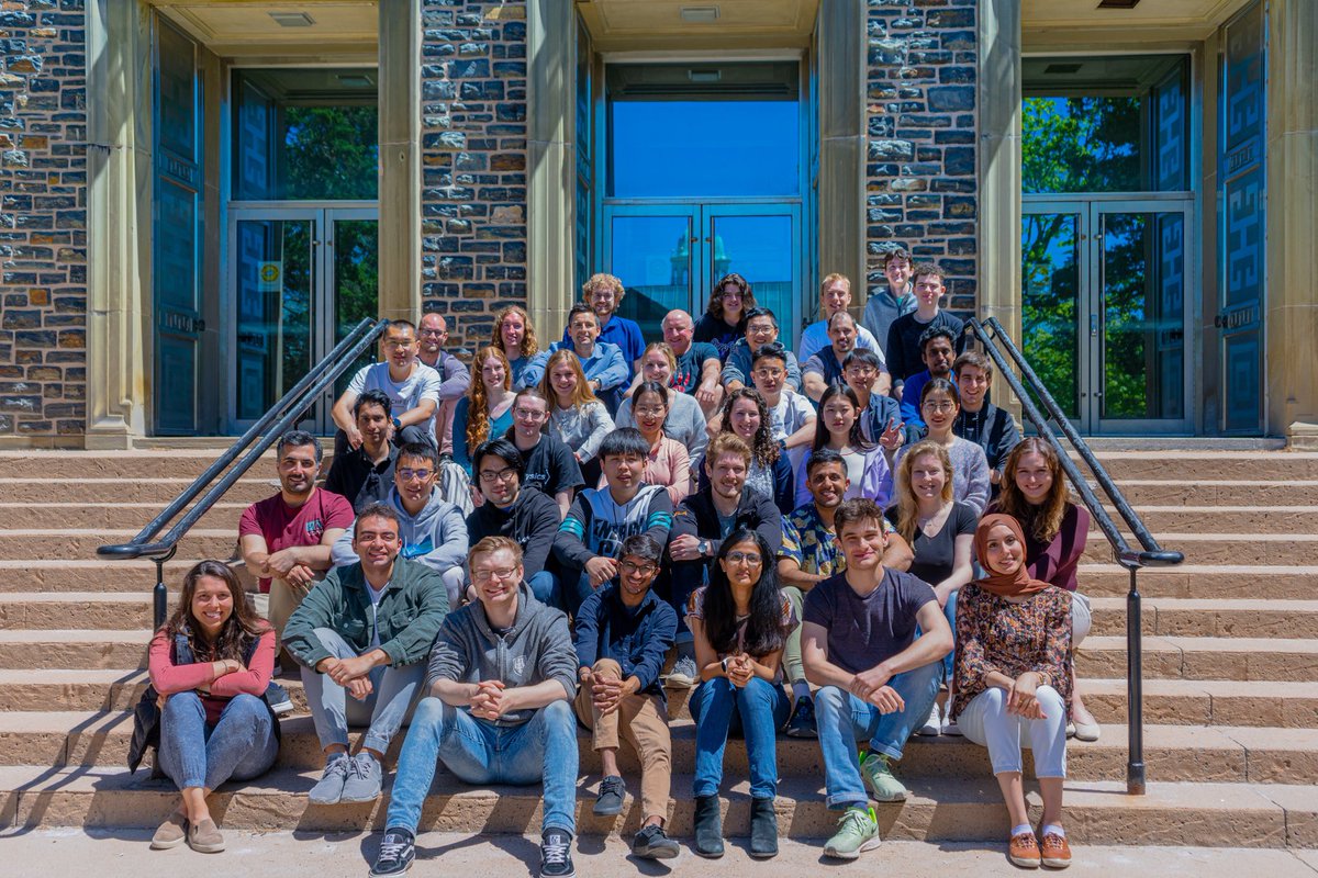aeldesoky_'s tweet photo. Dahn lab class of 2022! 🎓 https://t.co/Uh7XGhN0oA
