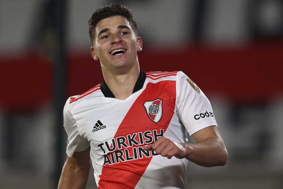 😎 Julián Álvarez, el primer jugador de River que convierte 6⃣ goles en un mismo partido 🤟🏼

✍🏼 121 años y la historia se sigue escribiendo...