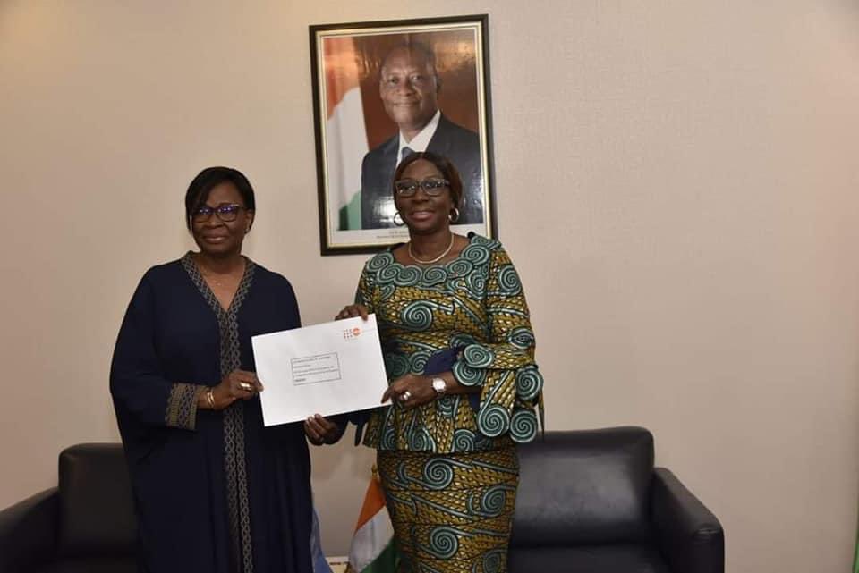 J’ai reçu, le mardi 24 mai 2022, Madame <a href="/CecileZ9/">CecileZ</a>, venue présenter sa lettre d’accréditation en tant que Représentante Permanente du Fond des Nations Unies pour la Population (FNUAP) en Côte d’ivoire. <a href="/UnfpaCI/">UNFPA Côte d'Ivoire</a> 

facebook.com/10004419695108…