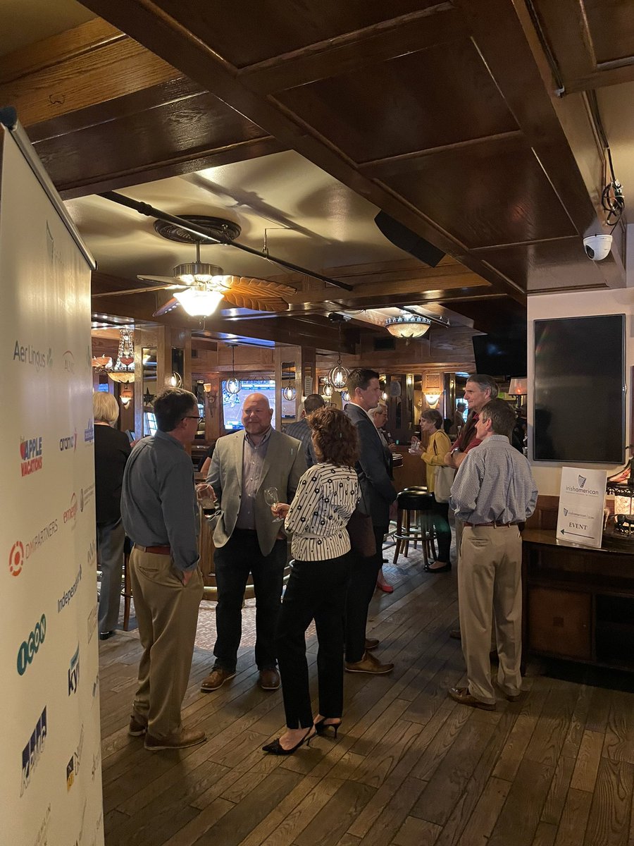 IABCNPhila's tweet photo. Many thanks to our members who joined us tonight for the first #NetworkingNiche happy hour at @AmericanPubCons!
#IABCN22 #Nasc #IrishHappyHour https://t.co/foomPdViZb